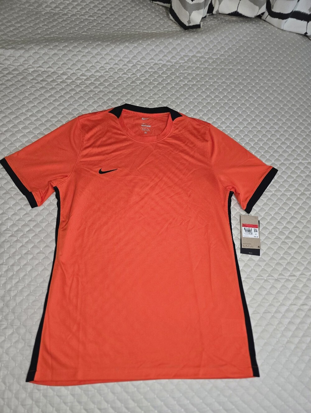 Lg - Nike Men’s Short-Sleeve Performance Tee. (NWT)